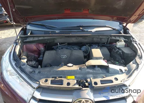 2018 Toyota Highlander Xle z USA, uszkodzony, nr VIN 5TDJZRFH8JS906164